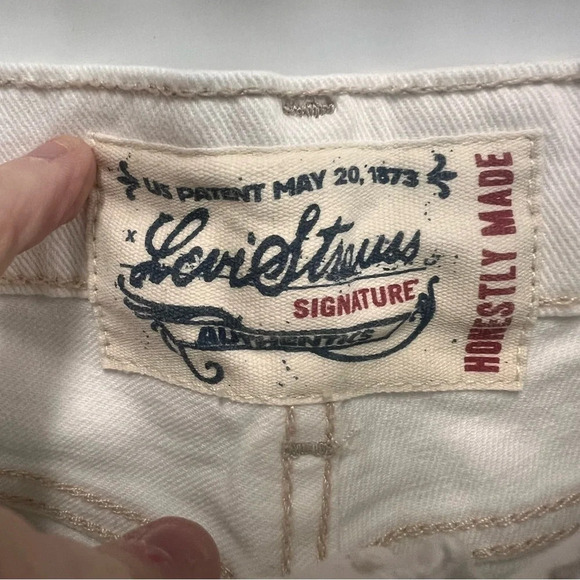 Levi Strauss Signature Legend Wash Cream Capris mid-rise size 12 - Picture 4 of 10